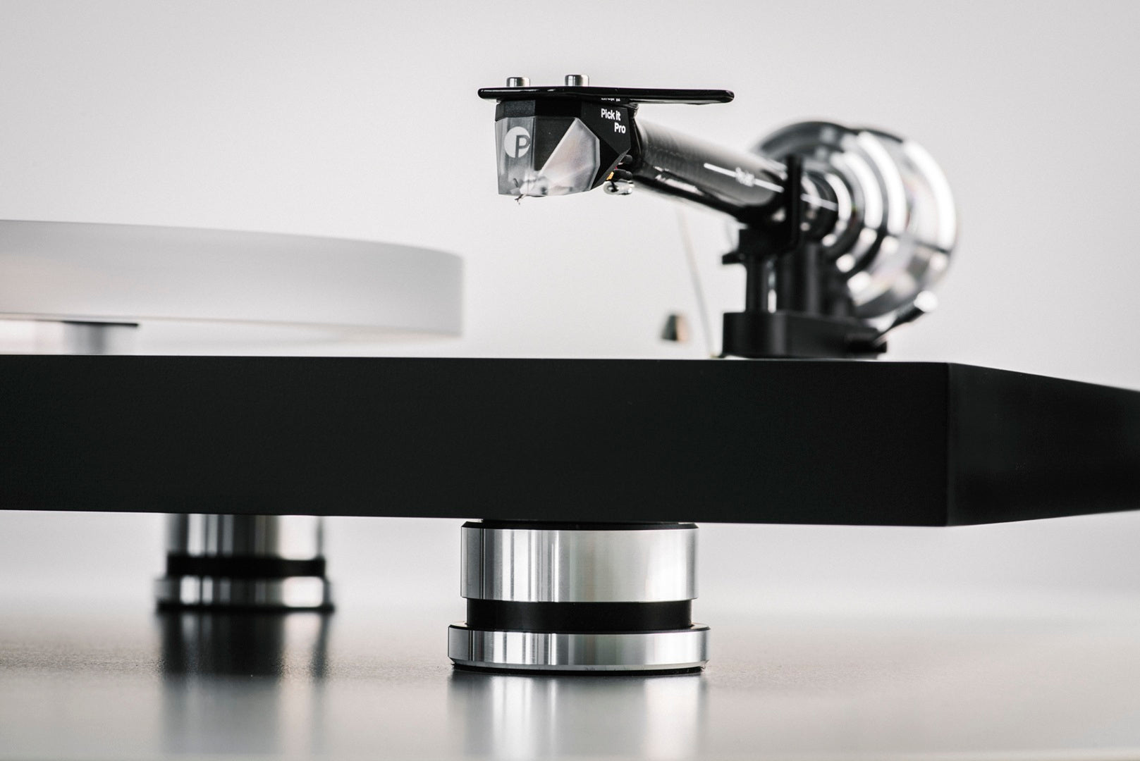Pro-ject audio Debut Reference 10 Turntable