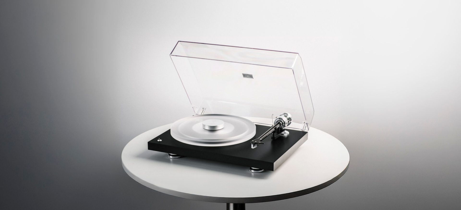 Pro-ject audio Debut Reference 10 Turntable